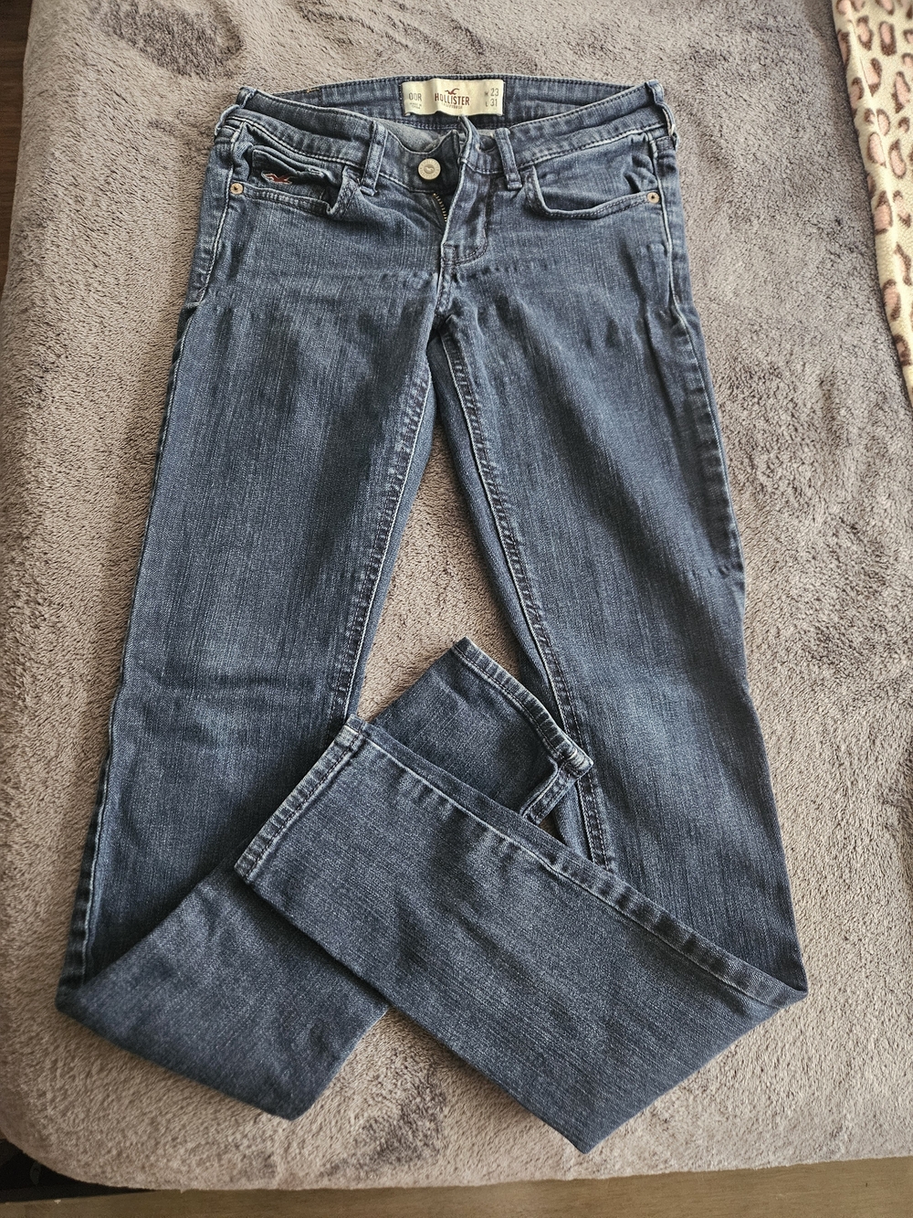 Hollister Women's Dark Blue Straight Leg Jeans